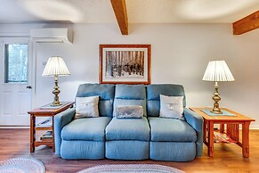 Inviting Bartlett Condo: 1 Mi to Attitash Mountain