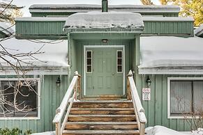 Inviting Bartlett Condo: 1 Mi to Attitash Mountain