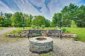 Inviting Bartlett Condo: 1 Mi to Attitash Mountain