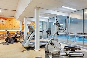 Inviting Bartlett Condo: 1 Mi to Attitash Mountain