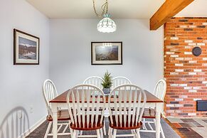 Inviting Bartlett Condo: 1 Mi to Attitash Mountain