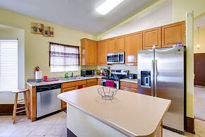 7 Mi to Chase Field: Phoenix Home w/ Patio!