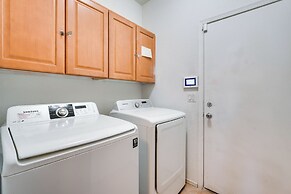 7 Mi to Chase Field: Phoenix Home w/ Patio!