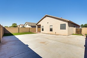 7 Mi to Chase Field: Phoenix Home w/ Patio!