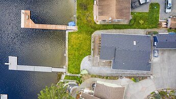 Idyllic Lakeside Getaway - Hidden Gem