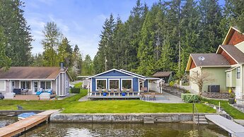 Idyllic Lakeside Getaway - Hidden Gem