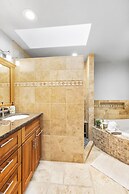 Idyllic Lakeside Getaway - Hidden Gem