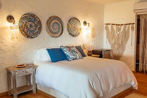 Bora Bora Hotel & Beach Club