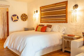 Bora Bora Hotel & Beach Club