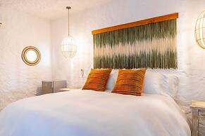 Bora Bora Hotel & Beach Club