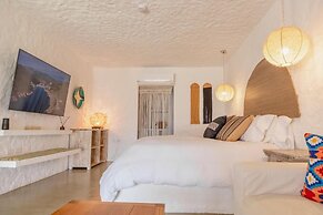 Bora Bora Hotel & Beach Club