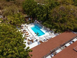 Bora Bora Hotel & Beach Club