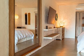 Bora Bora Hotel & Beach Club