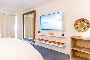 Bora Bora Hotel & Beach Club