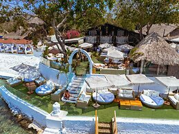 Bora Bora Hotel & Beach Club