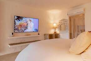 Bora Bora Hotel & Beach Club