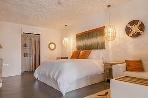 Bora Bora Hotel & Beach Club