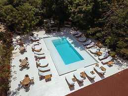 Bora Bora Hotel & Beach Club