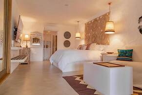 Bora Bora Hotel & Beach Club