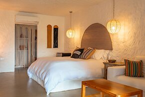 Bora Bora Hotel & Beach Club