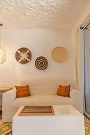 Bora Bora Hotel & Beach Club