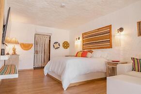 Bora Bora Hotel & Beach Club