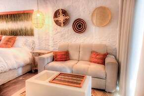 Bora Bora Hotel & Beach Club