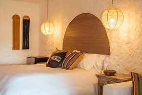 Bora Bora Hotel & Beach Club