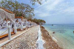 Bora Bora Hotel & Beach Club