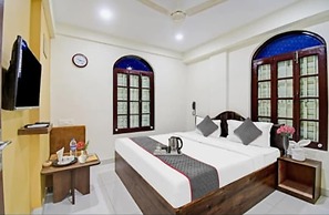 Goroomgo Jheel Mahal New Town West Bengal