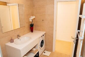 Sunraf Luxe Apartments