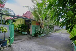 OYO Life 90301 Hidden Village Uluwatu