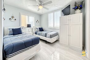 Beachfront Oceania Beach Club Complex