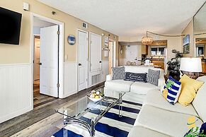 Beachfront Oceania Beach Club Complex