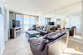 Beachfront Oceania Beach Club Complex