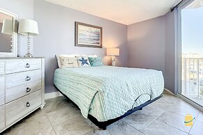 Beachfront Oceania Beach Club Complex