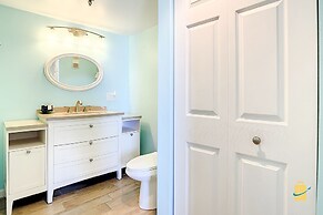 Beachfront Oceania Beach Club Complex