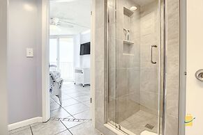 Beachfront Oceania Beach Club Complex