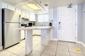 Beachfront Oceania Beach Club Complex