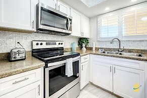 Beachfront Oceania Beach Club Complex