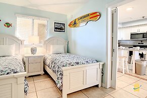 Beachfront Oceania Beach Club Complex