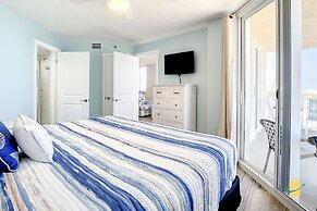 Beachfront Oceania Beach Club Complex