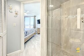 Beachfront Oceania Beach Club Complex