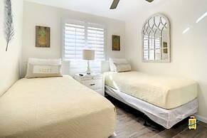 Beachfront Oceania Beach Club Complex