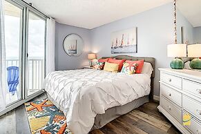 Beachfront Oceania Beach Club Complex