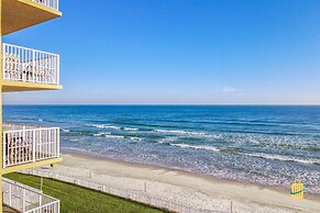 Beachfront Oceania Beach Club Complex