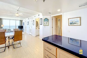 Beachfront Oceania Beach Club Complex