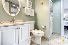 Beachfront Oceania Beach Club Complex