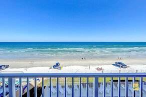 Beachfront Oceania Beach Club Complex