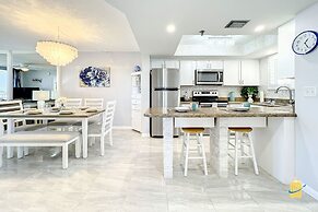 Beachfront Oceania Beach Club Complex